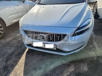 Photo 1 of 18: 2018 Volvo V40 D3 — Korean insurance auction