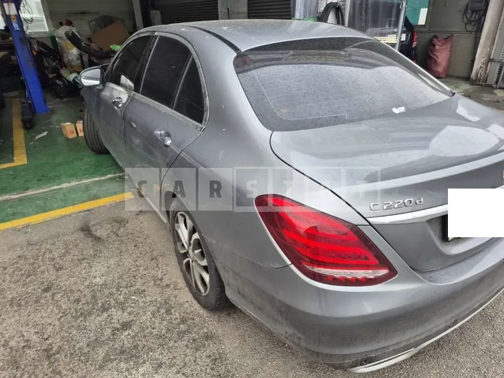 Photo 2 of 10: 2016 Mercedes-Benz C 220d — Korean insurance auction