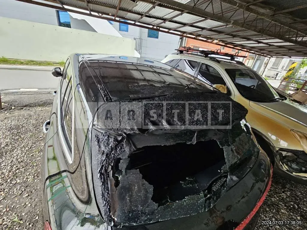 Photo 2 of 39: 2020 Mercedes-Benz EQC 400 4Matic — Korean insurance auction