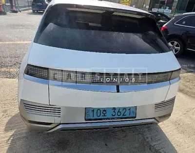 Photo 1 of 34: 2022 Hyundai IONIQ 5, VIN KMHKR81AFNU109232 — Korean insurance auction