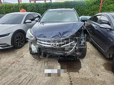 Photo 1 of 29: 2016 Hyundai Santa Fe 4WD — Korean insurance auction