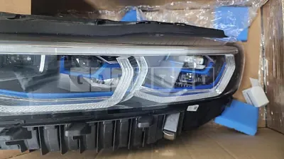 2021 (Parts) BMW 740Li xDrive headlamp