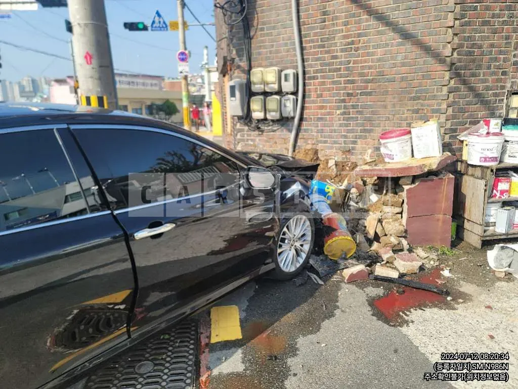 Photo 2 of 31: 2020 Toyota Camry Hybrid — Korean insurance auction