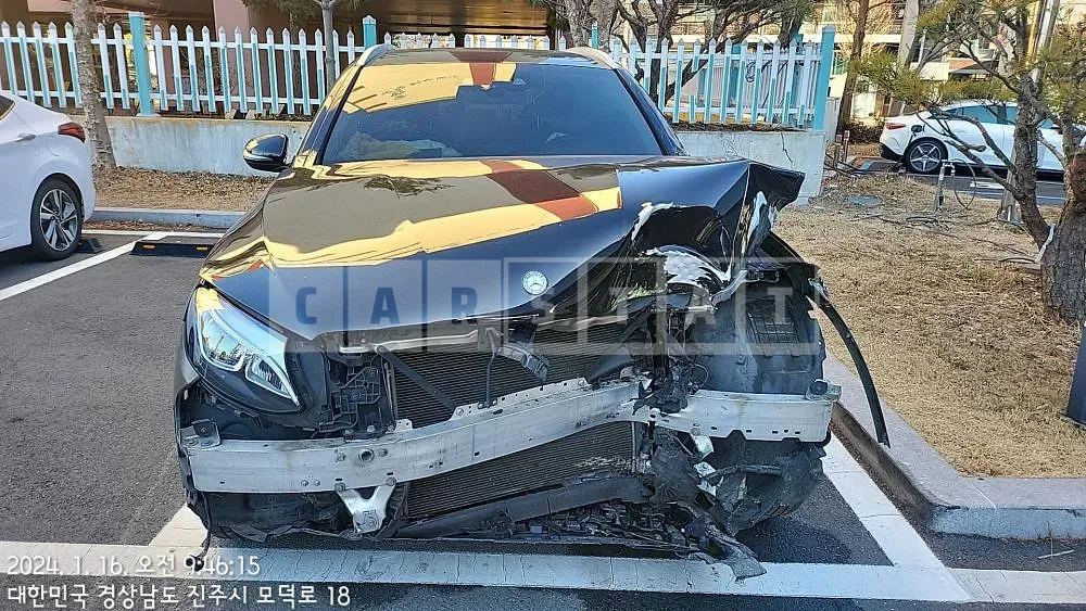 Photo 2 of 13: 2016 Mercedes-Benz GLC220d 4Matic, VIN WDC0G0FBXGF041497 — Korean insurance auction