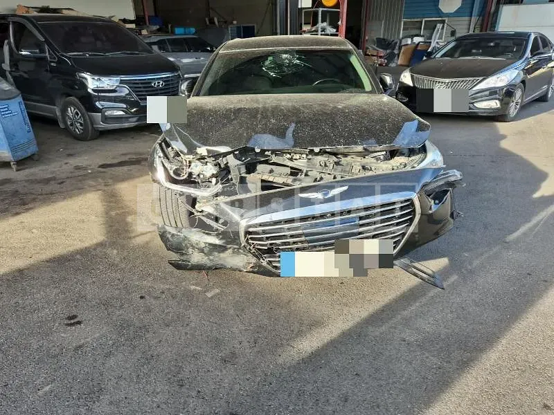 Photo 2 of 8: 2016 Genesis EQ900 — Korean insurance auction