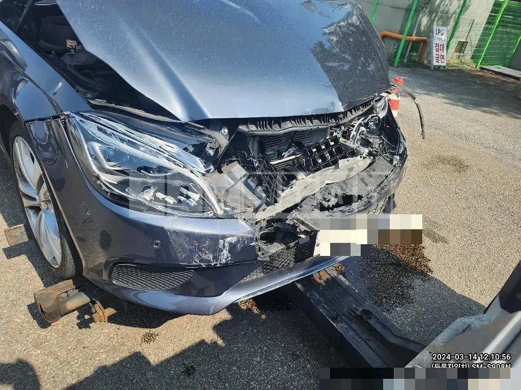 Photo 2 of 5: 2016 Mercedes-Benz CLS350 d 4Matic, VIN WDDLJ9EB7GA182573 — Korean insurance auction
