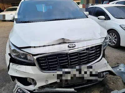 Photo 1 of 34: 2019 Kia Carnivals, VIN KNAME81ABLS615215 — Korean insurance auction
