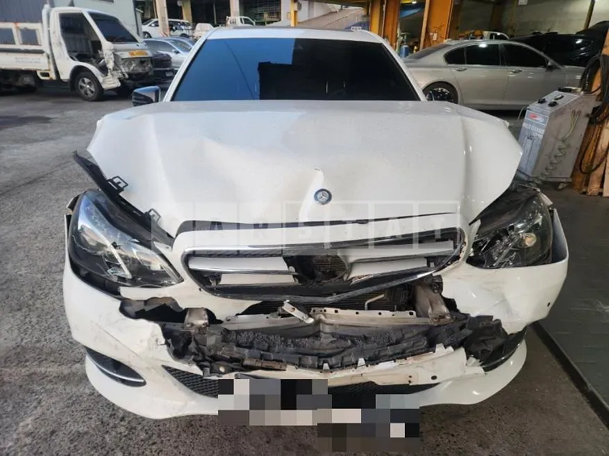 Photo 2 of 20: 2014 Mercedes-Benz E220 CDI — Korean insurance auction