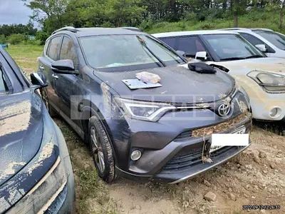Photo 1 of 10: 2017 Toyota RAV4 2WD, VIN JTMYFREV8HD092697 — Korean insurance auction