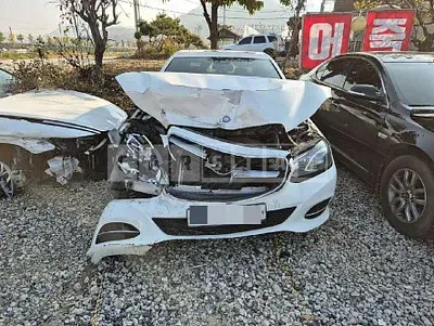 Photo 1 of 19: 2014 Mercedes-Benz E220 CDI — Korean insurance auction