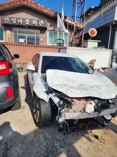 Photo 3 of 3: 2023 Hyundai Modern Ionic 6, VIN KMHM341CPPA037594 — Korean insurance auction