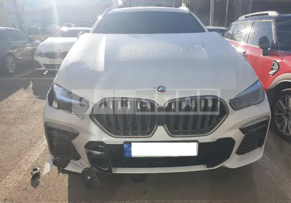 Photo 2 of 33: 2023 BMW X6 M50i, VIN WBACY8105P9M84995 — Korean insurance auction
