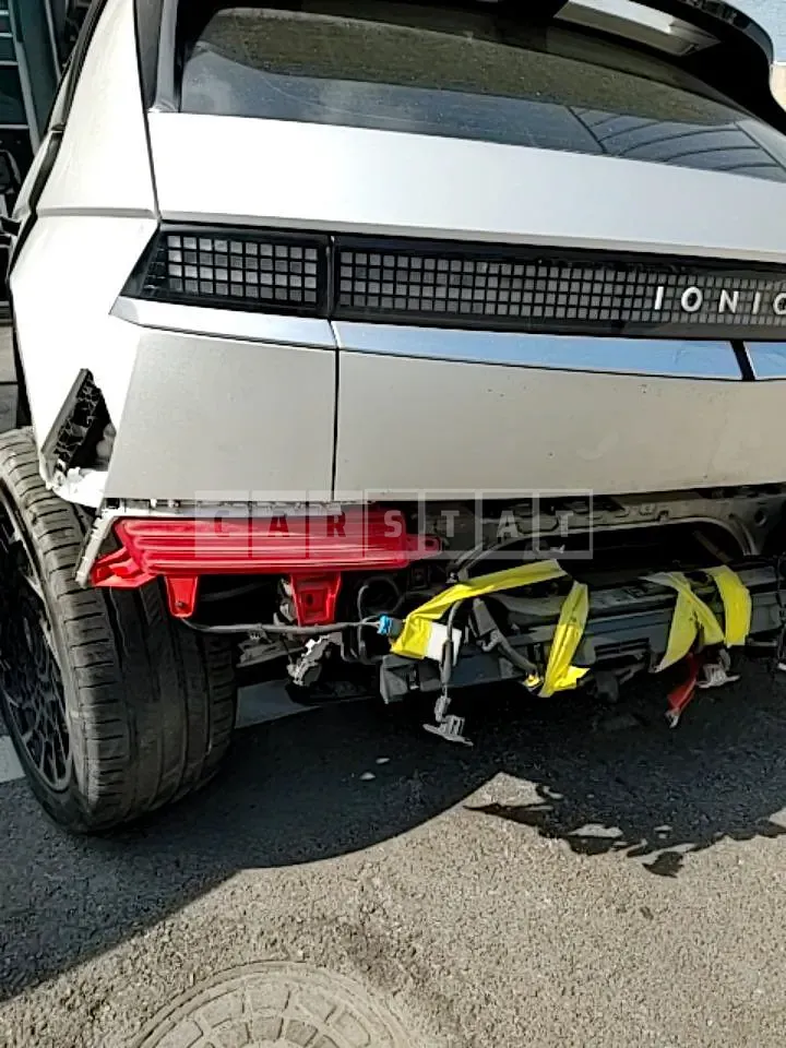 Photo 2 of 26: 2021 Hyundai IONIQ 5, VIN KMHKR81AFNU016965 — Korean insurance auction