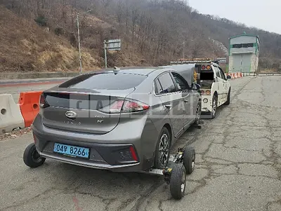 Photo 1 of 6: 2020 Hyundai Modern Ionic Electric, VIN KMHC051JFLU062684 — Korean insurance auction
