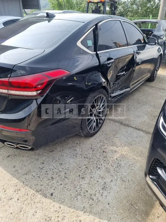 Photo 2 of 15: 2016 Genesis 3.8 — Korean insurance auction