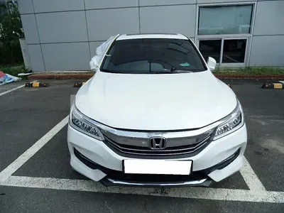 Photo 1 of 21: 2017 Honda Accord, VIN 1HGCR2680HA512711 — Korean insurance auction