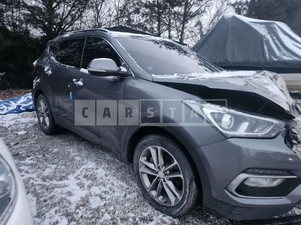 Photo 2 of 10: 2016 Hyundai Santa Fe, VIN KMHSW81UBGU677985 — Korean insurance auction
