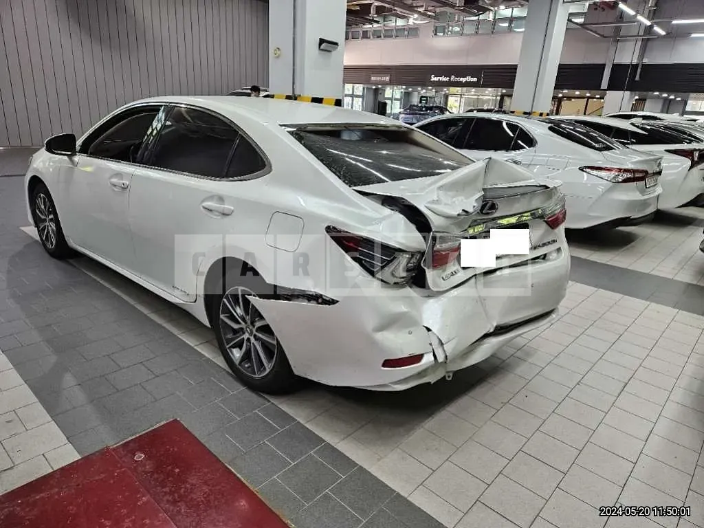 Photo 2 of 14: 2017 Lexus ES300h — Korean insurance auction