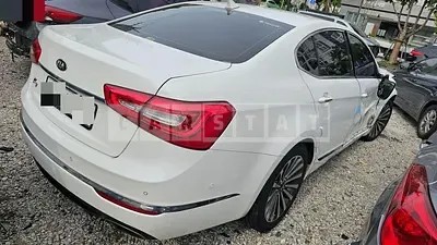 Photo 1 of 10: 2015 Kia K7 — Korean insurance auction