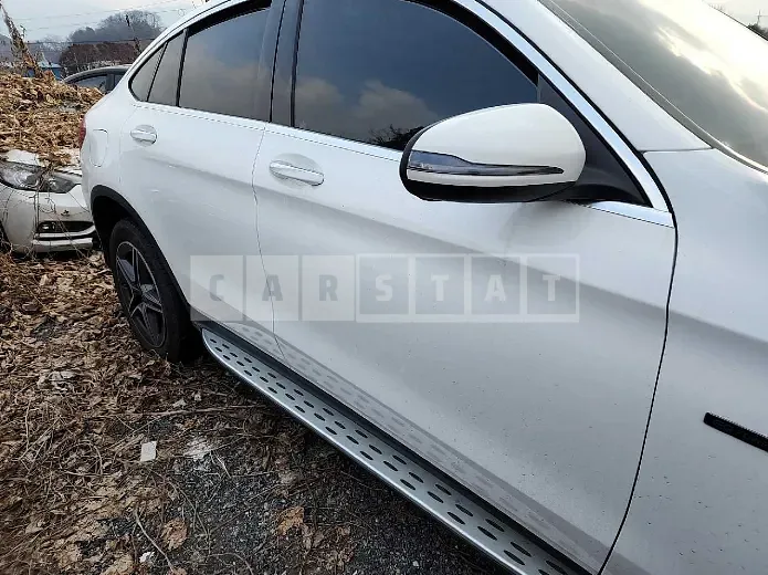 Photo 2 of 31: 2020 Mercedes-Benz GLC300 e 4Matic Coupe, VIN W1N0J5DB0LF831403 — Korean insurance auction