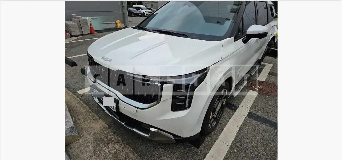 Photo 2 of 21: 2025 Kia Carnivals — Korean insurance auction