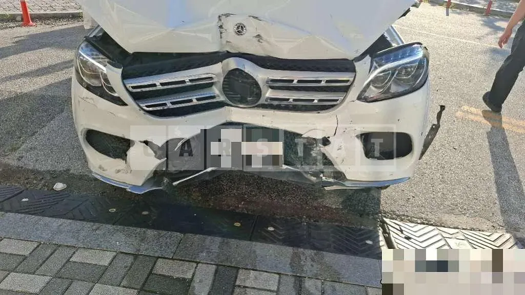 Photo 2 of 11: 2018 Mercedes-Benz GLS350 d 4Matic — Korean insurance auction