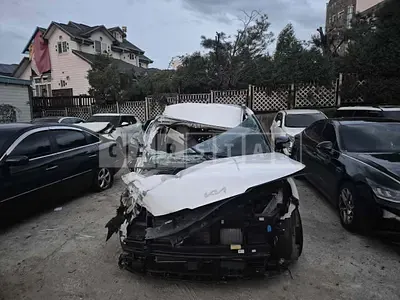 Photo 1 of 15: 2023 Kia Carnival, VIN KNANE81BBPS382600 — Korean insurance auction