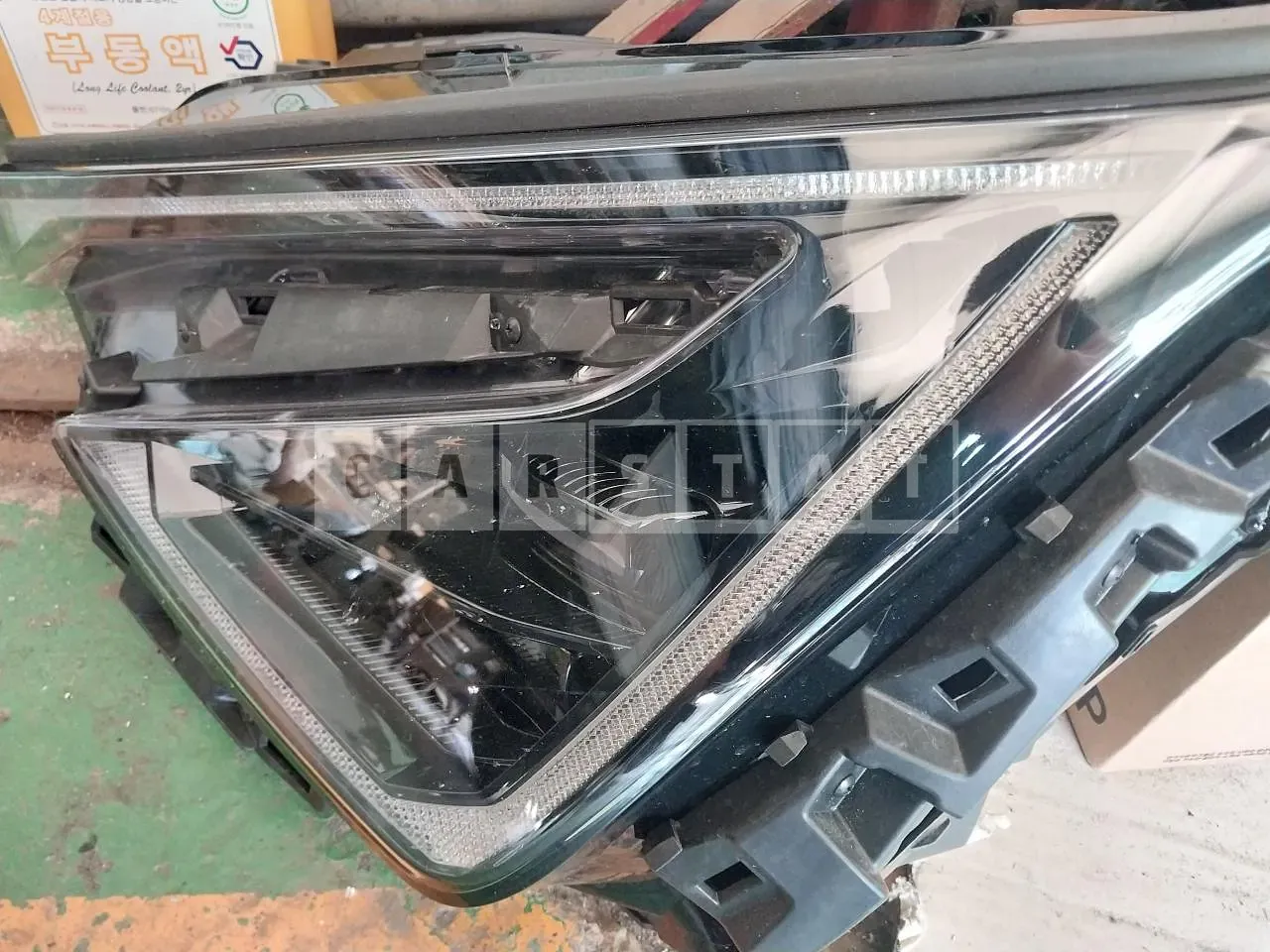 Photo 2 of 3: 2025 Kia Light EV6 Driver's Seat Headlight, VIN KNAC381AFSA232423 — Korean insurance auction