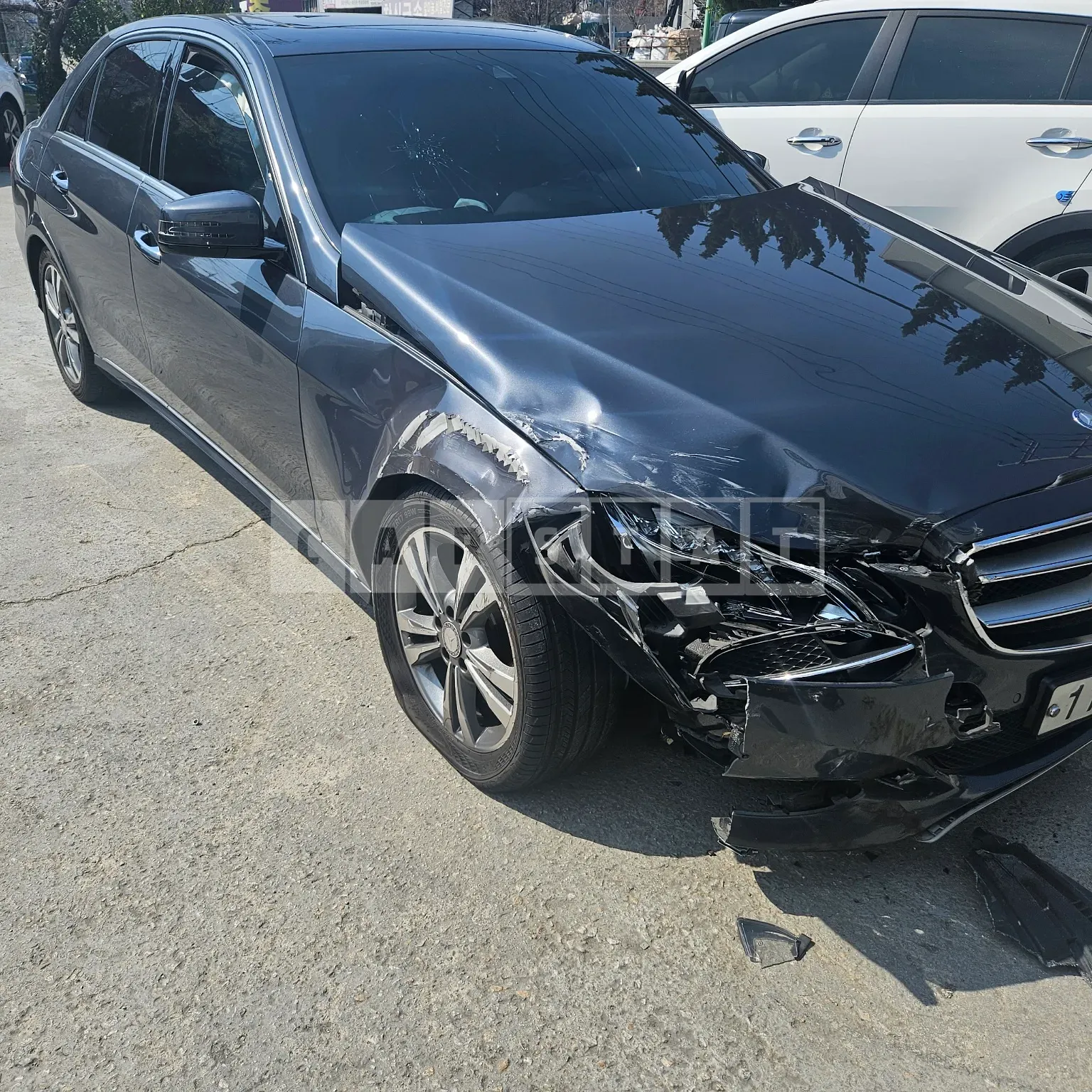 Photo 2 of 8: 2015 Mercedes-Benz E220 BlueTec, VIN WDDHF0AB5FB155115 — Korean insurance auction