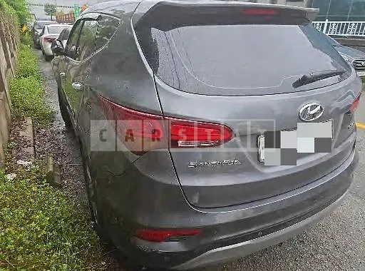 Photo 2 of 8: 2015 Hyundai Santa Fe DM — Korean insurance auction