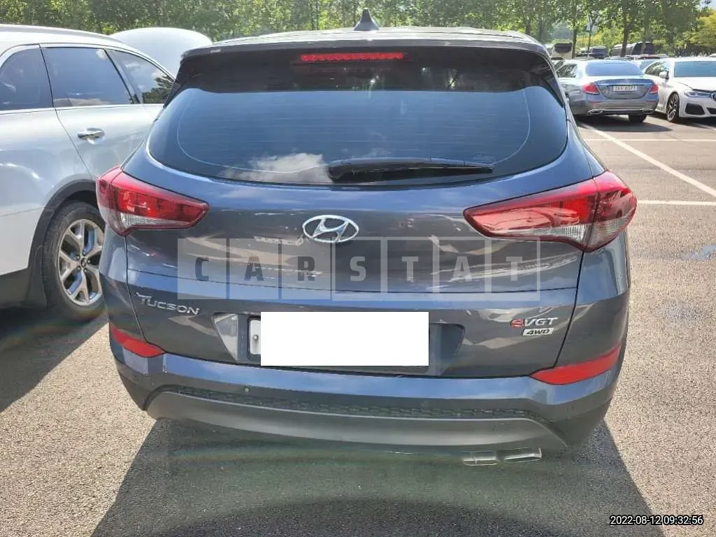 Photo 2 of 14: 2016 Hyundai Tucson, VIN KMHJ281ADGU192952 — Korean insurance auction