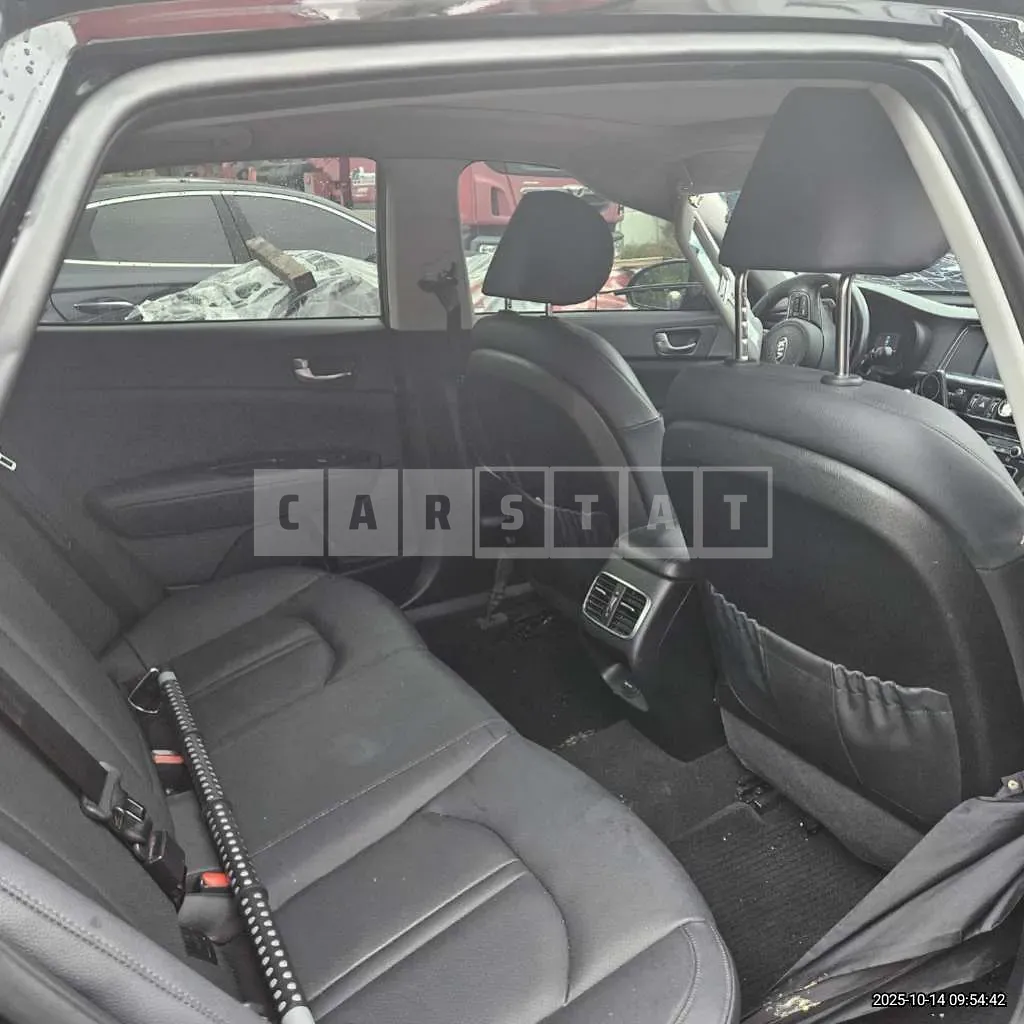 Photo 2 of 34: 2016 Kia K5 — Korean insurance auction