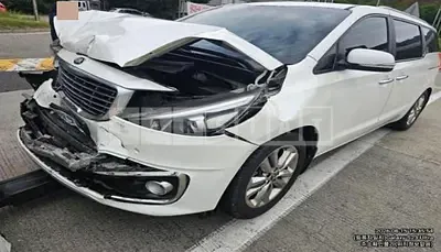 Photo 1 of 6: 2015 Kia Carnivals — Korean insurance auction
