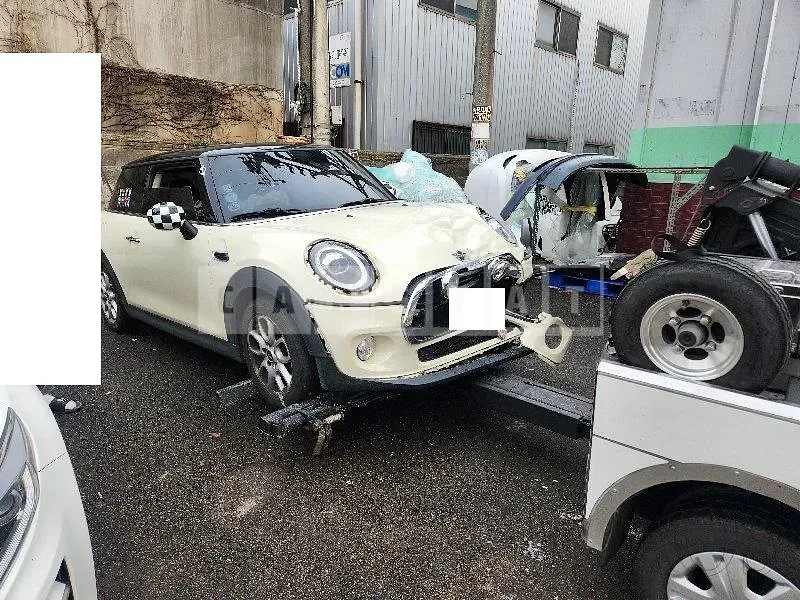 Photo 2 of 2: 2019 MINI Cooper D, VIN WMWXY3101KTF76978 — Korean insurance auction
