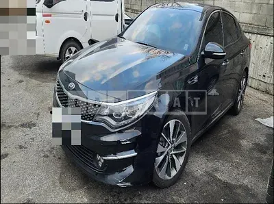 Photo 1 of 27: 2017 Kia K5 — Korean insurance auction