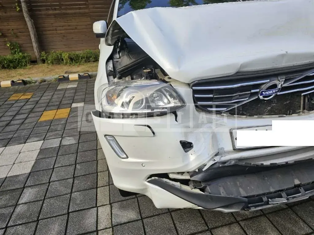 Photo 2 of 22: 2015 Volvo XC60 D5, VIN YV1DZ82K6F2736793 — Korean insurance auction