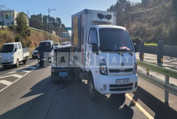 Photo 2 of 10: 2019 Hyundai Kona Electric, VIN KMHK381GFKU053140 — Korean insurance auction