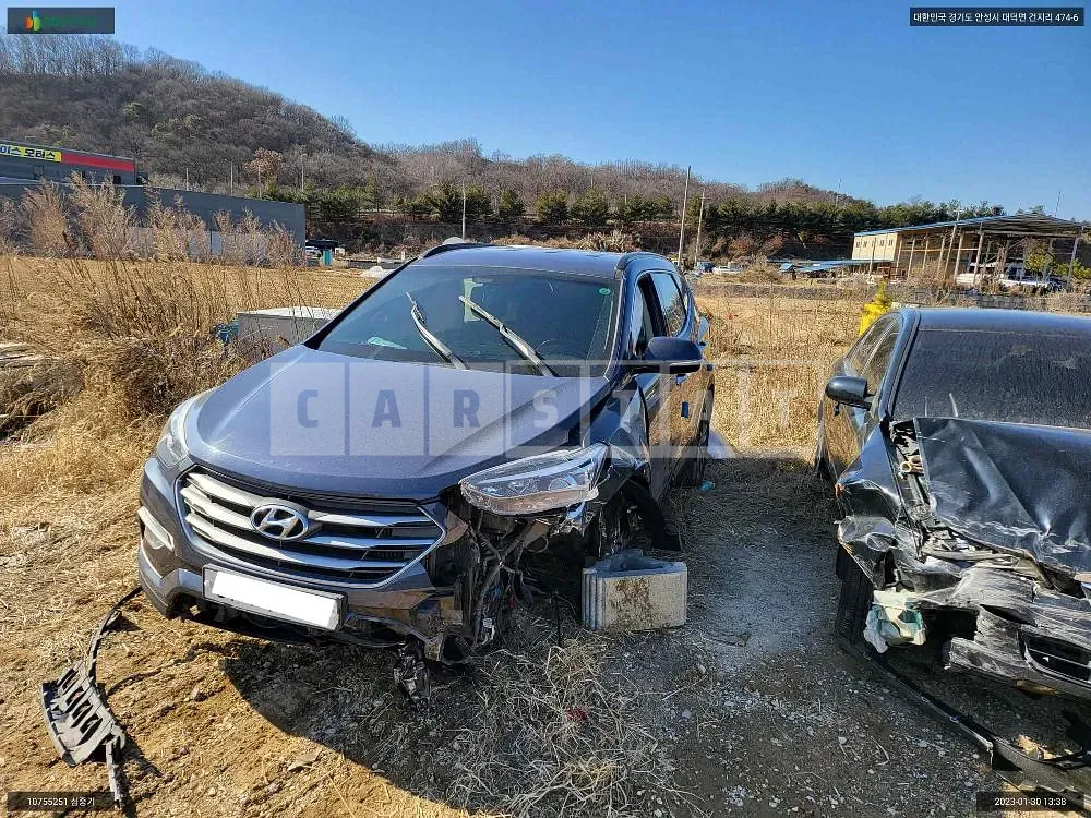 Photo 2 of 12: 2016 Hyundai Santa Fe, VIN KMHSW81UBHU726101 — Korean insurance auction