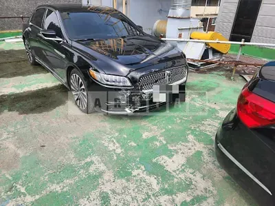 Photo 1 of 9: 2017 Bentley Lincoln Town-Continental 3.0 AWD — Korean insurance auction