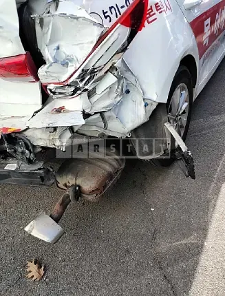 Photo 2 of 13: 2017 Kia K5, VIN KNAGU416BHA124624 — Korean insurance auction