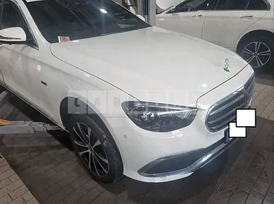 Photo 1 of 28: 2021 Mercedes-Benz E300 e 4Matic, VIN W1KZF5EBXMA963944 — Korean insurance auction