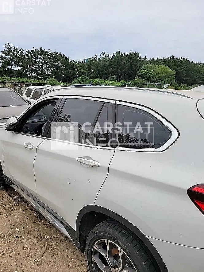 Photo 2 of 17: 2021 BMW Calm X1 xDrive20i — Korean insurance auction