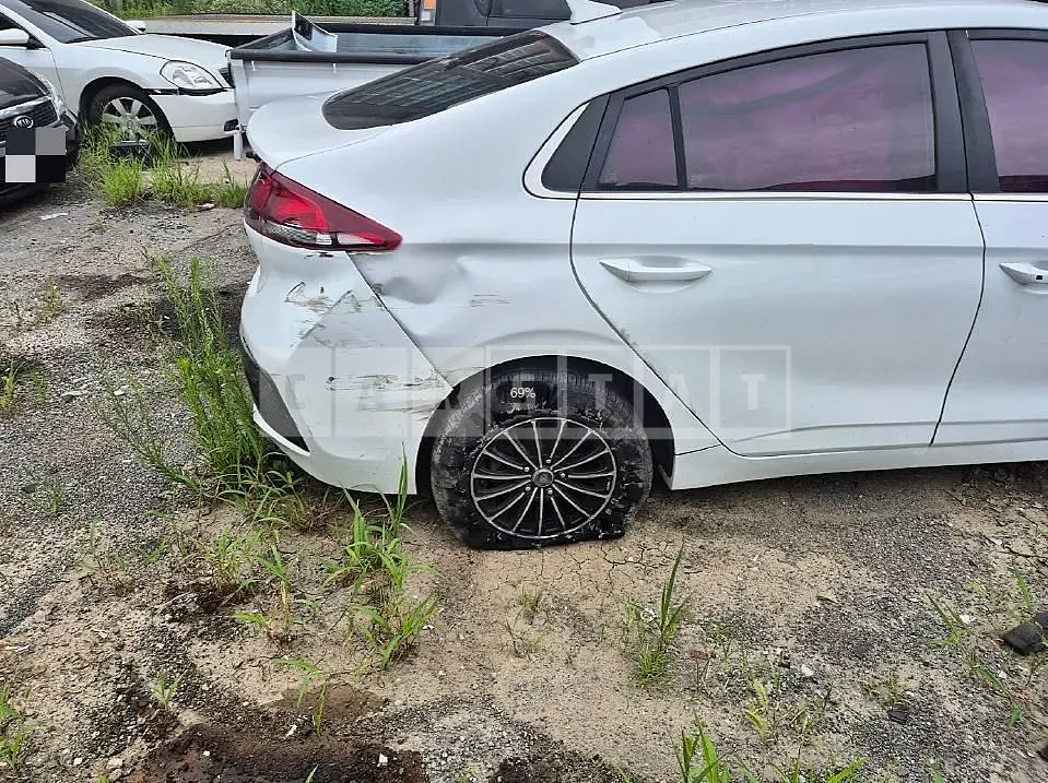 Photo 2 of 27: 2016 Hyundai IONIQ Hybrid — Korean insurance auction