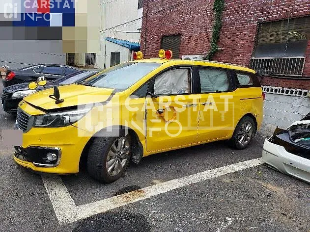 Photo 2 of 12: 2015 Kia Carnival, VIN KNAMC81ABFS081389 — Korean insurance auction