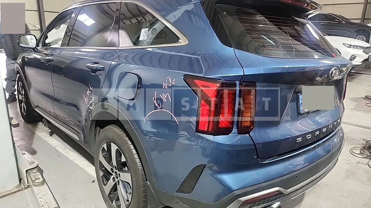 Photo 2 of 42: 2021 Kia Sorento 2.2 — Korean insurance auction