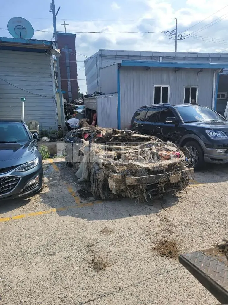 Photo 2 of 10: 2023 Kia K5 — Korean insurance auction