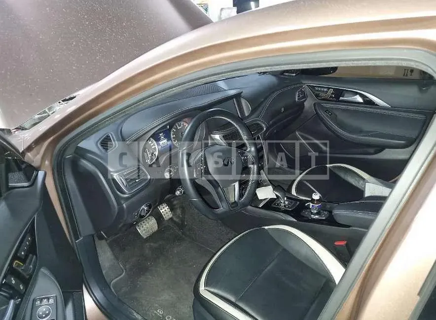 Photo 2 of 13: 2017 Infiniti Q30 — Korean insurance auction