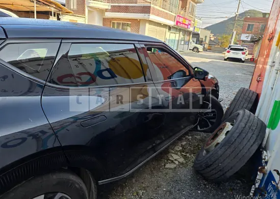 Photo 2 of 19: 2022 Kia EV6 — Korean insurance auction