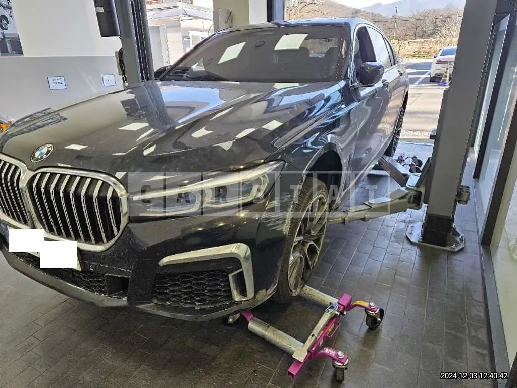 Photo 2 of 24: 2021 BMW 730d xDrive, VIN WBA7B8109MCH09858 — Korean insurance auction