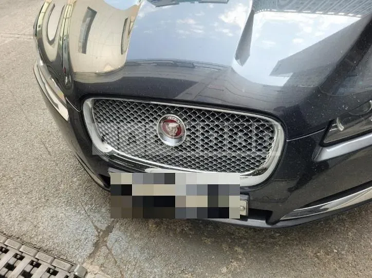 Photo 2 of 13: 2015 Jaguar XF, VIN SAJAA05J9FDU67505 — Korean insurance auction